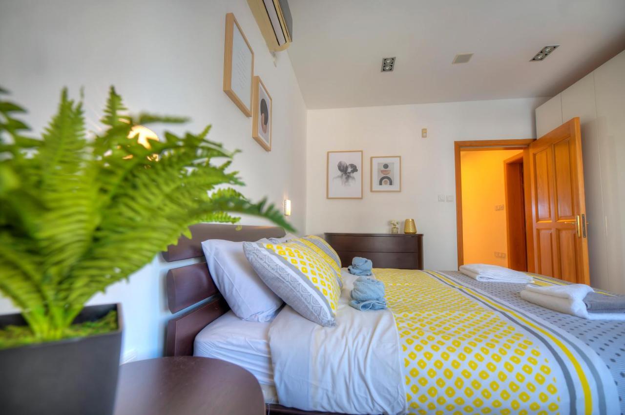 Bright And Spacious 3 Bedroom Apartment With Breathtaking Views - Goslm-5 Sliema Extérieur photo