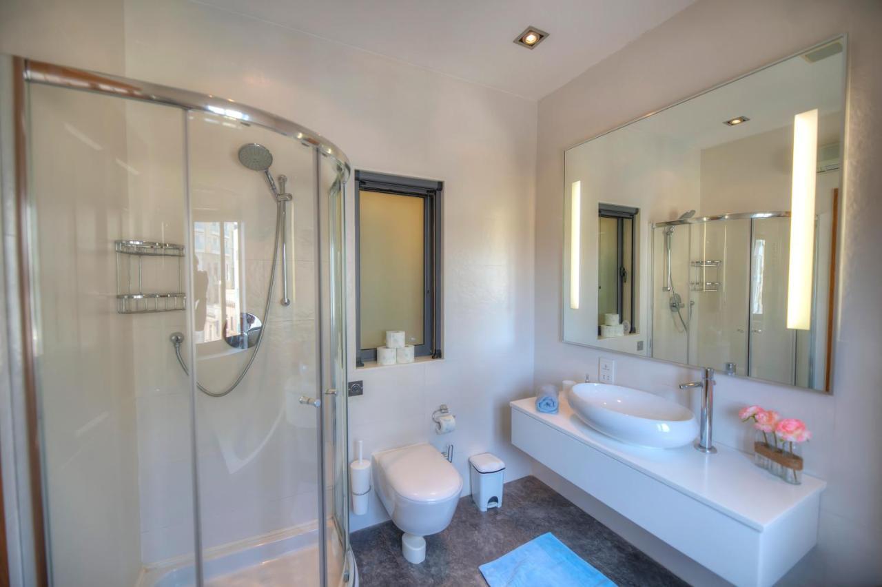 Bright And Spacious 3 Bedroom Apartment With Breathtaking Views - Goslm-5 Sliema Extérieur photo